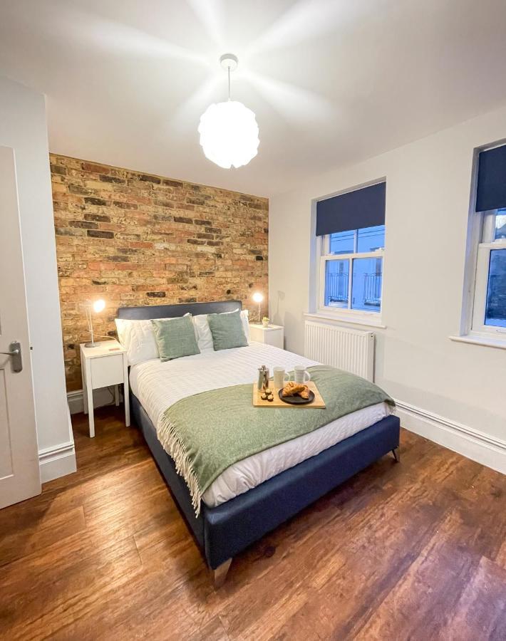 Stunning Brighton Seaside 2-Bedroom Townhouse With Patio, Sleeps 6 Buitenkant foto