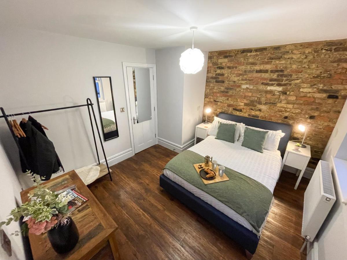 Stunning Brighton Seaside 2-Bedroom Townhouse With Patio, Sleeps 6 Buitenkant foto